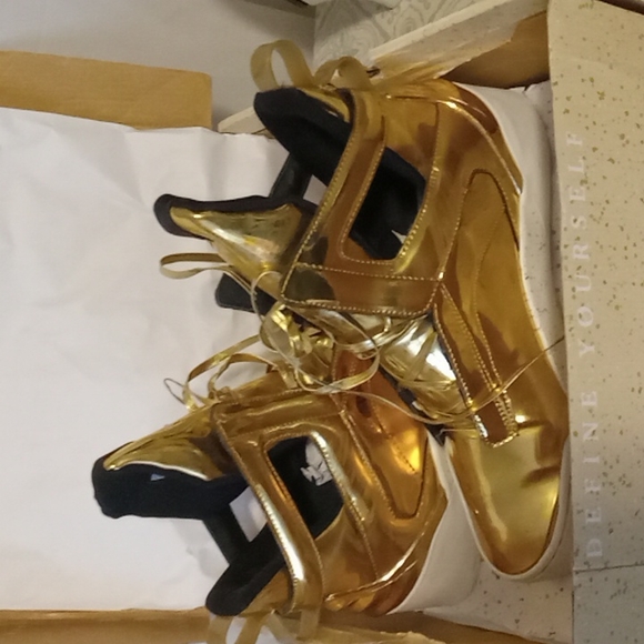 RADII - Picture 2 of 4